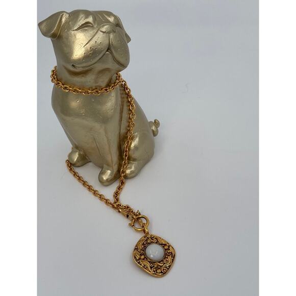 Chanel Vintage Filigree Diamond Shape Necklace with White Gripoix 24k gold pltd - Picture 1 of 7